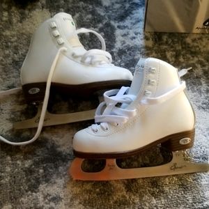 Girls ice skates. Riedell Opal, size 11
